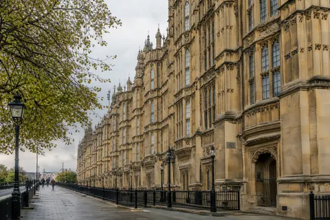 Londra’da Parlamento binasının taş cephesi